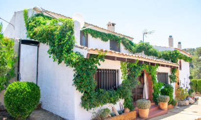 Resale - Villa - Onil