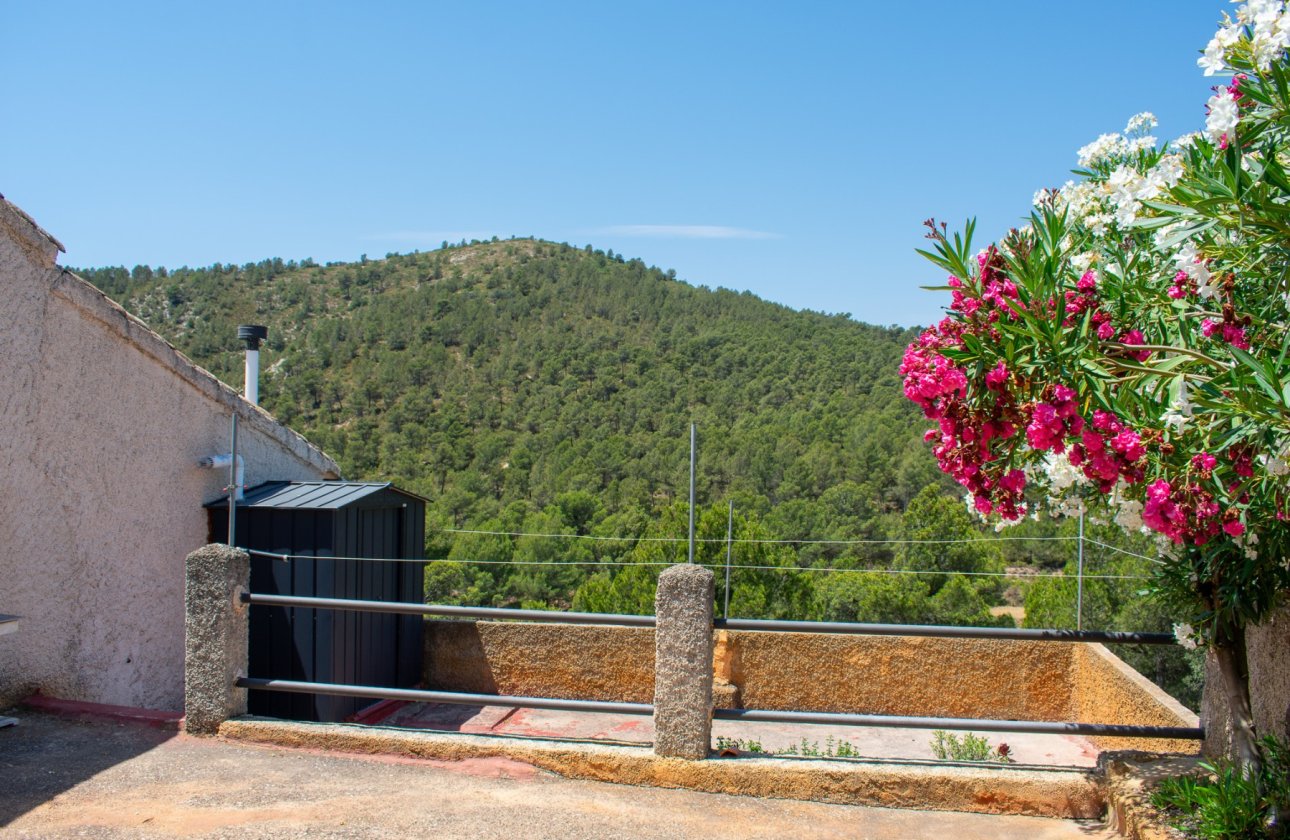 Resale - Villa - Onil