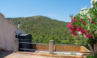 Resale - Villa - Onil