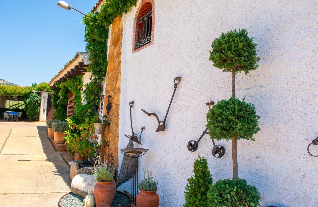 Resale - Villa - Onil