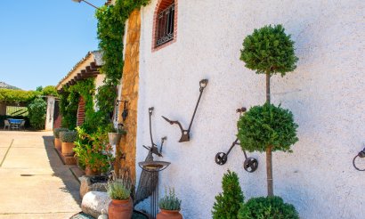 Resale - Villa - Onil