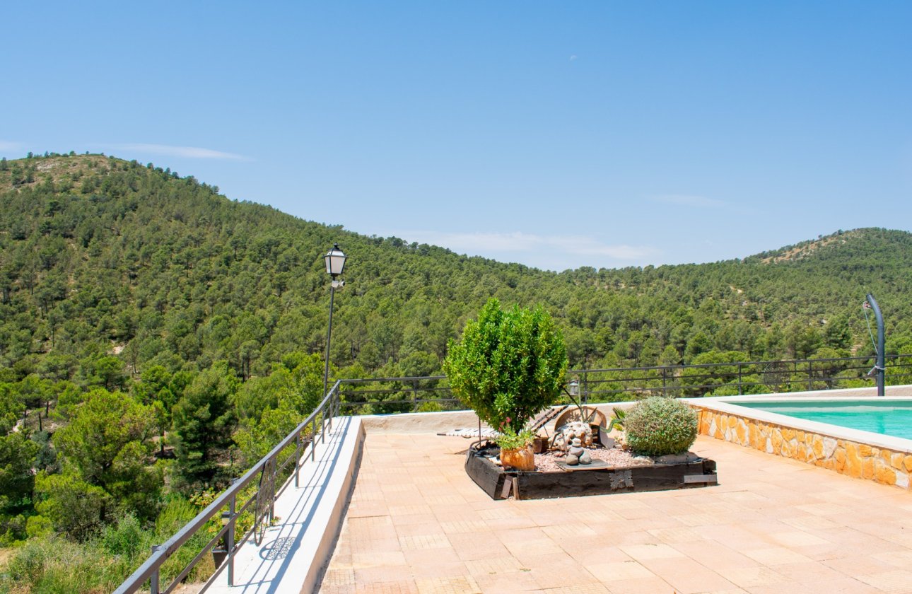 Resale - Villa - Onil