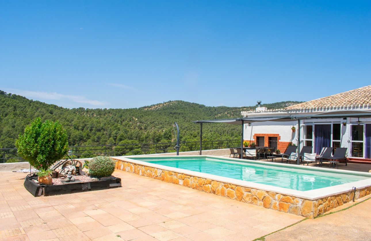 Resale - Villa - Onil