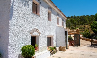Resale - Villa - Onil