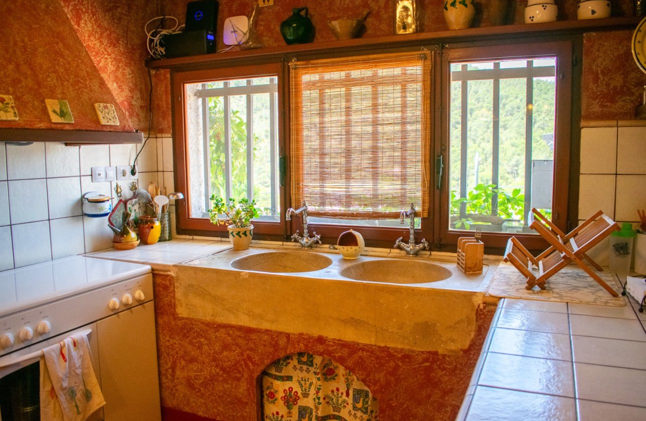 Resale - Villa - Onil