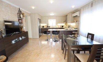 Resale - Villa - Torrevieja - Los Balcones - Los Altos del Edén