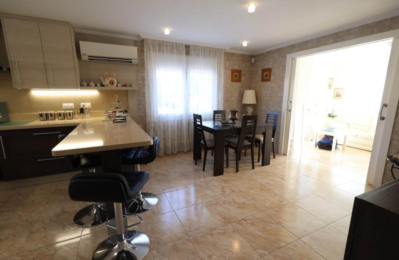 Resale - Villa - Torrevieja - Los Balcones - Los Altos del Edén
