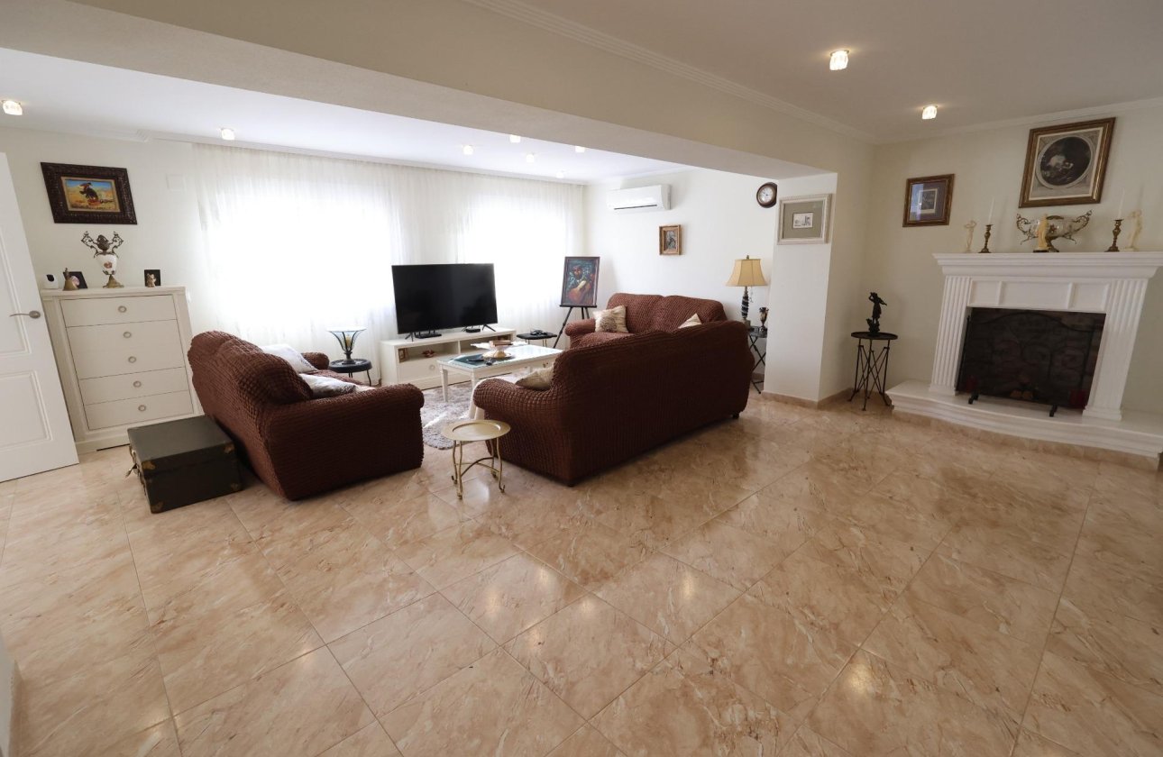 Resale - Villa - Torrevieja - Los Balcones - Los Altos del Edén