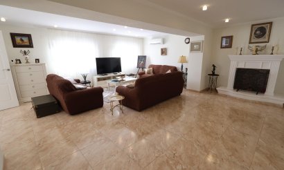 Resale - Villa - Torrevieja - Los Balcones - Los Altos del Edén