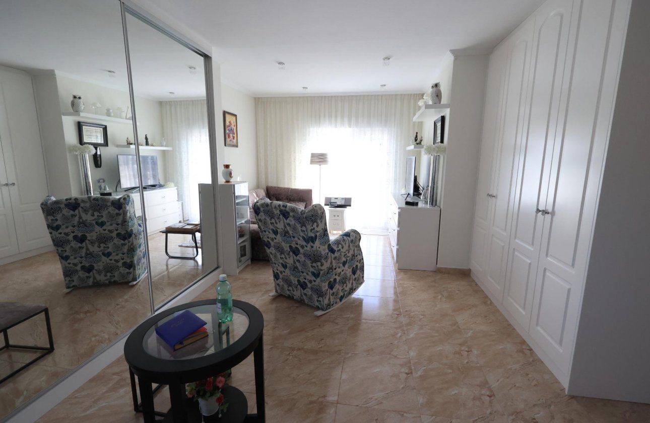 Resale - Villa - Torrevieja - Los Balcones - Los Altos del Edén