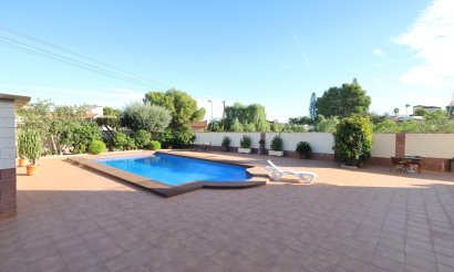 Resale - Villa - Torrevieja - Los Balcones - Los Altos del Edén