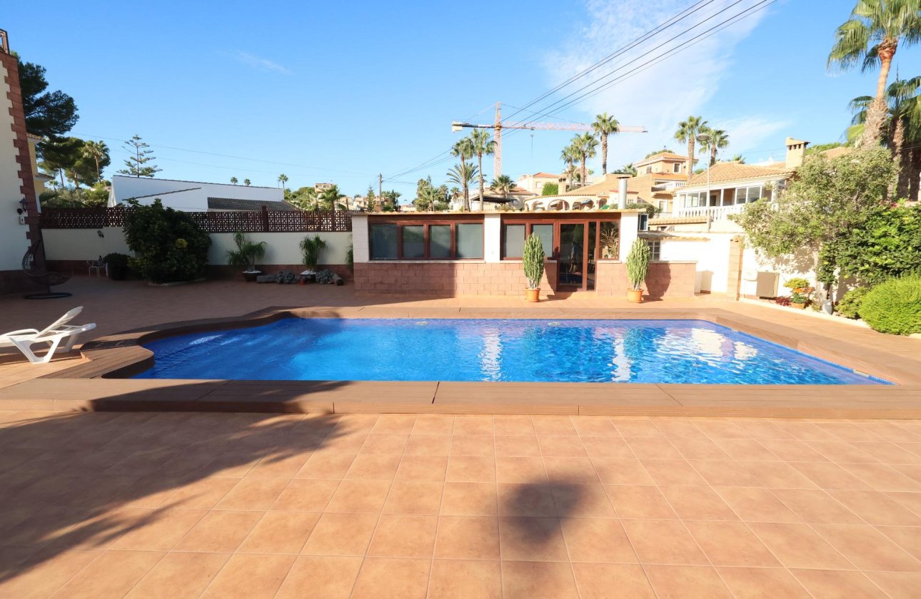 Resale - Villa - Torrevieja - Los Balcones - Los Altos del Edén