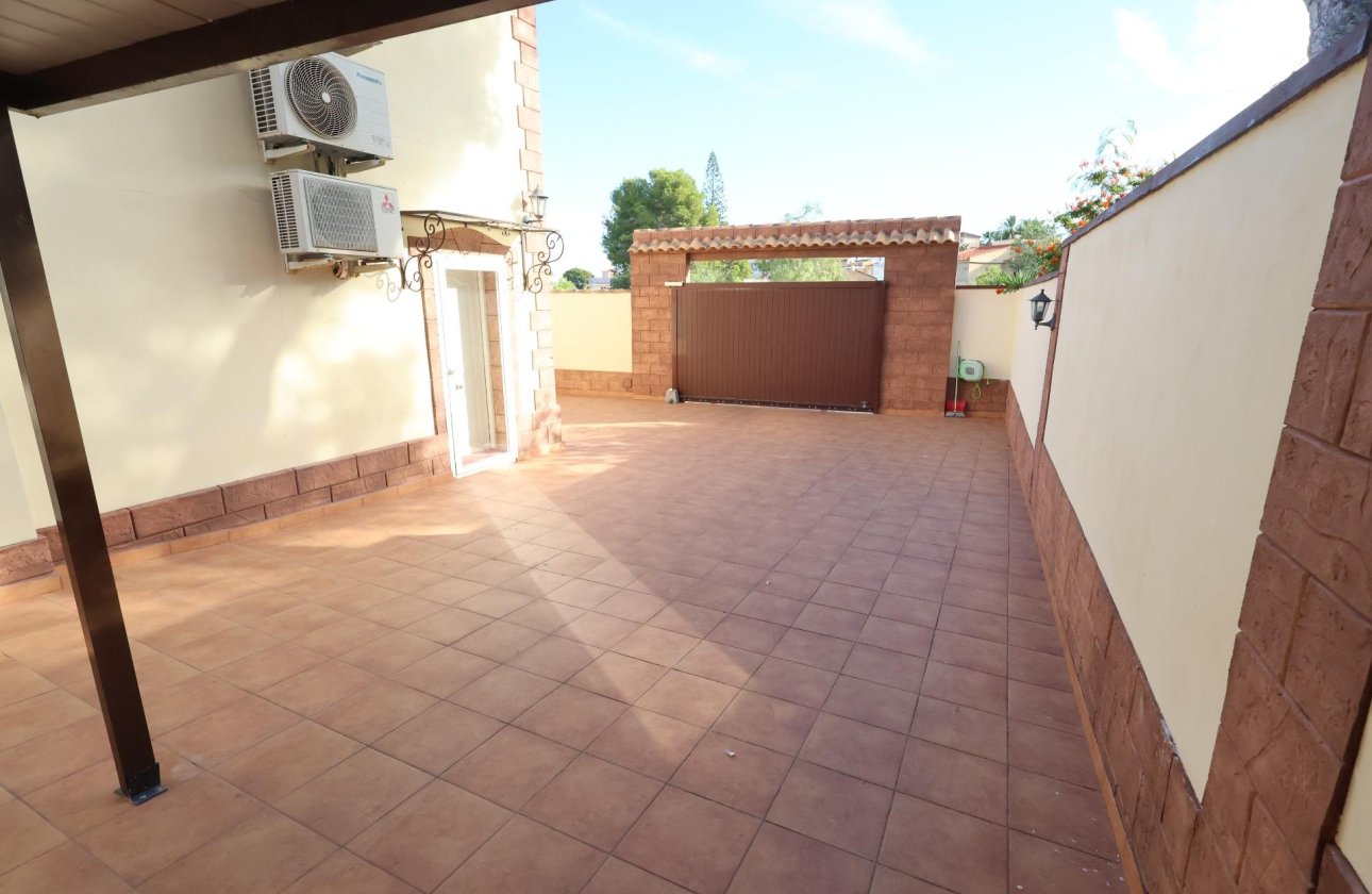 Resale - Villa - Torrevieja - Los Balcones - Los Altos del Edén