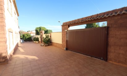 Resale - Villa - Torrevieja - Los Balcones - Los Altos del Edén