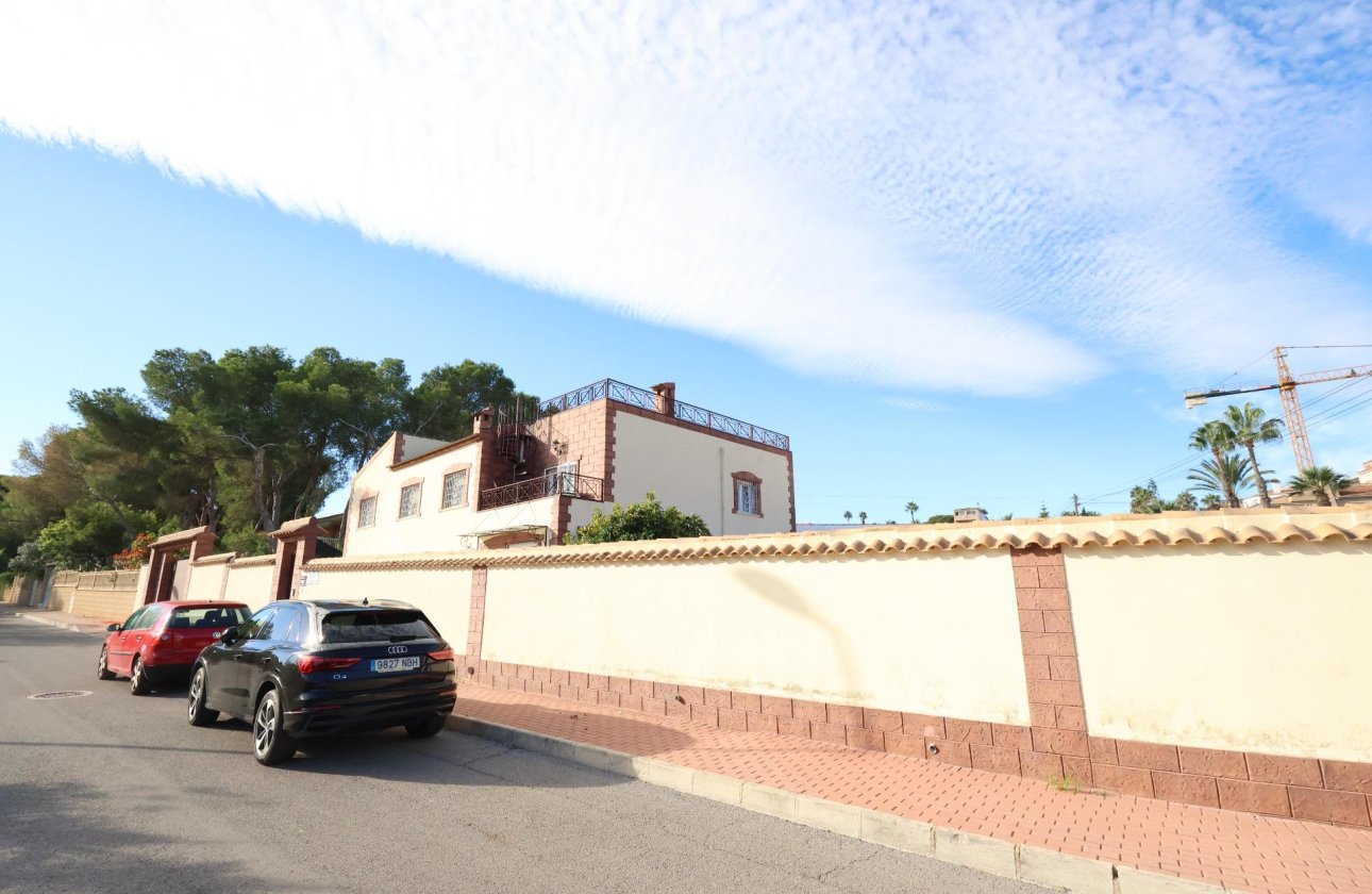 Resale - Villa - Torrevieja - Los Balcones - Los Altos del Edén