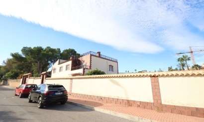 Resale - Villa - Torrevieja - Los Balcones - Los Altos del Edén