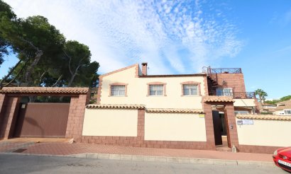 Resale - Villa - Torrevieja - Los Balcones - Los Altos del Edén