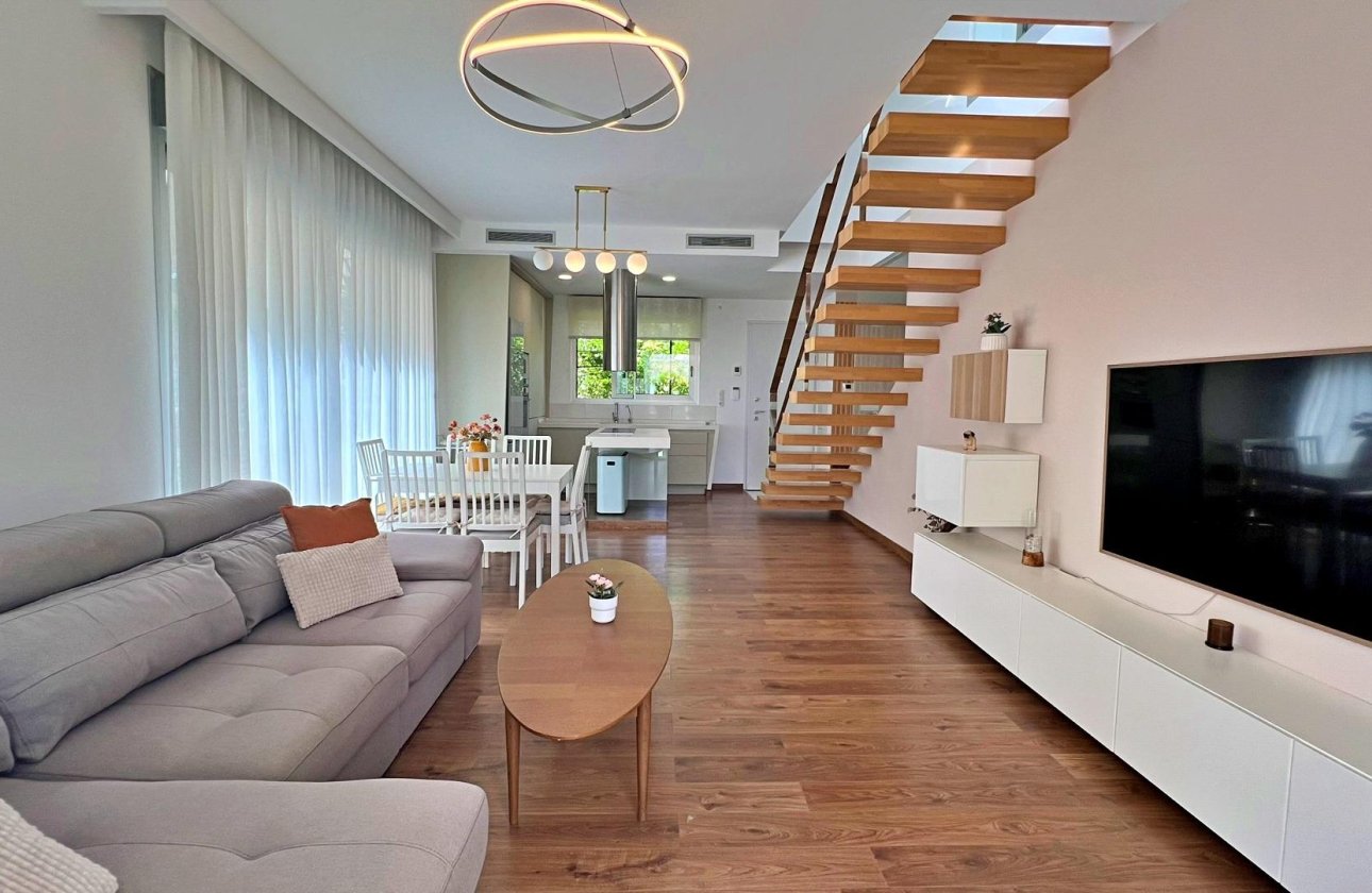 Resale - Villa - Pilar de la Horadada - Pueblo Latino