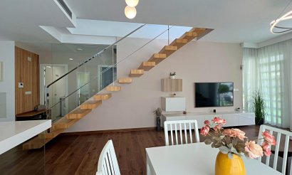 Resale - Villa - Pilar de la Horadada - Pueblo Latino