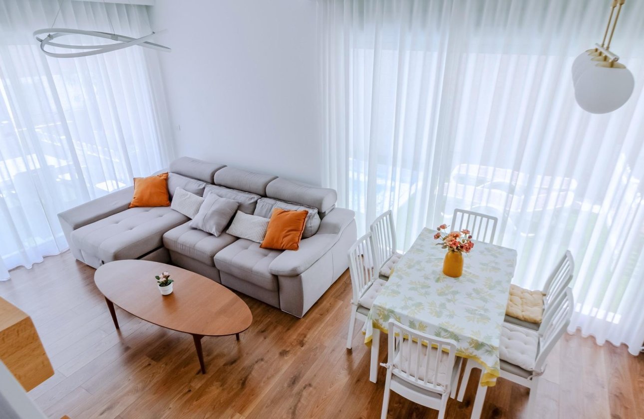 Resale - Villa - Pilar de la Horadada - Pueblo Latino