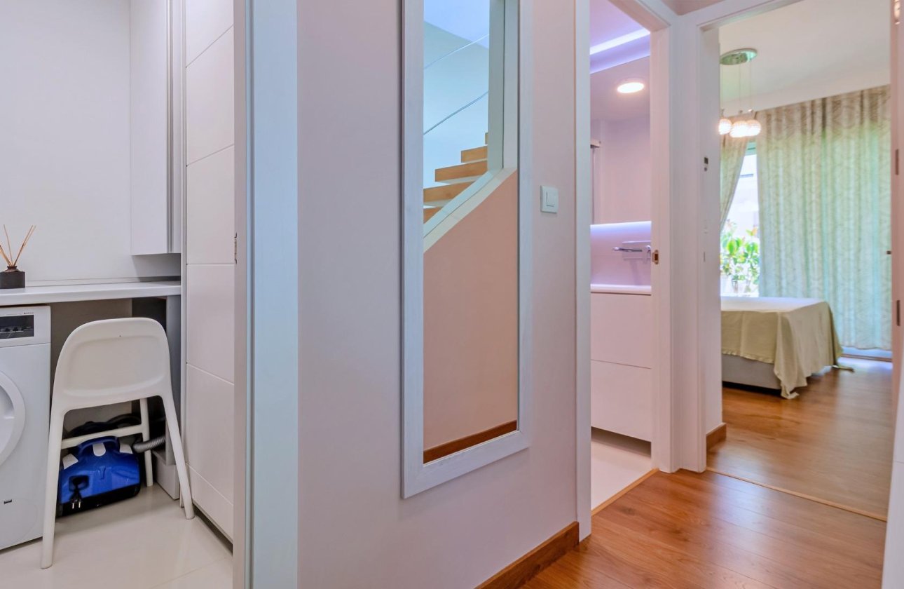 Resale - Villa - Pilar de la Horadada - Pueblo Latino