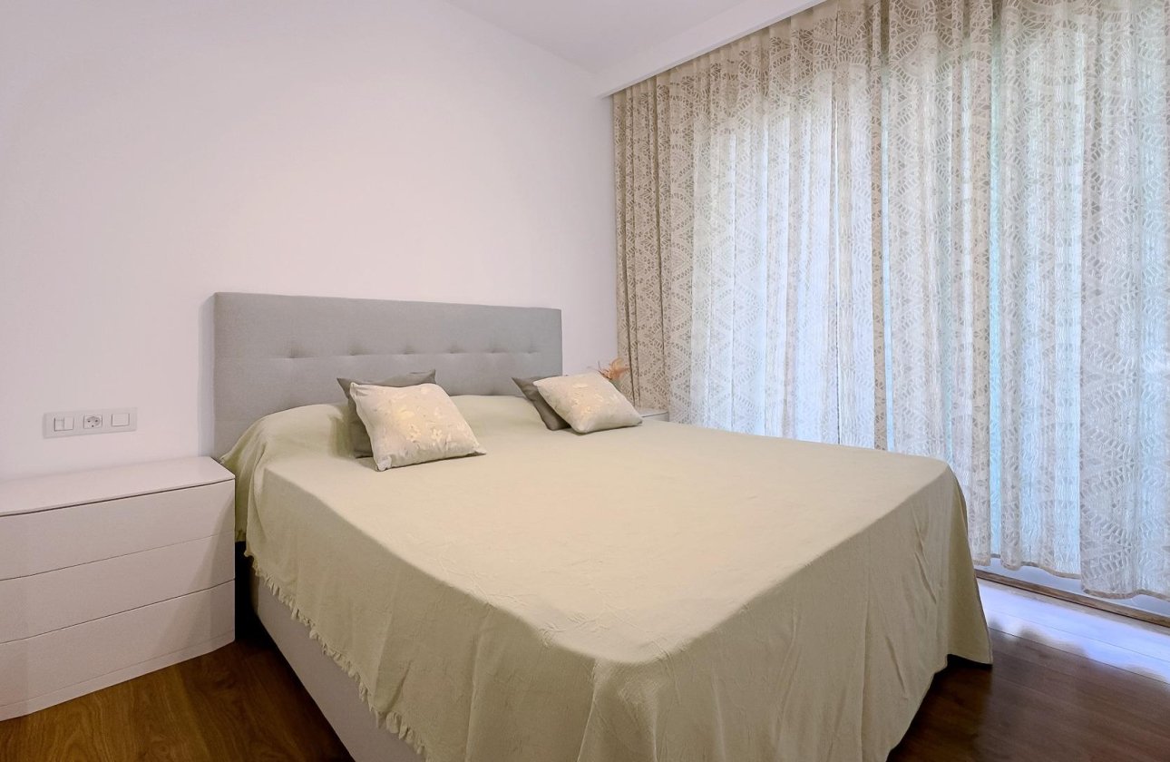 Resale - Villa - Pilar de la Horadada - Pueblo Latino