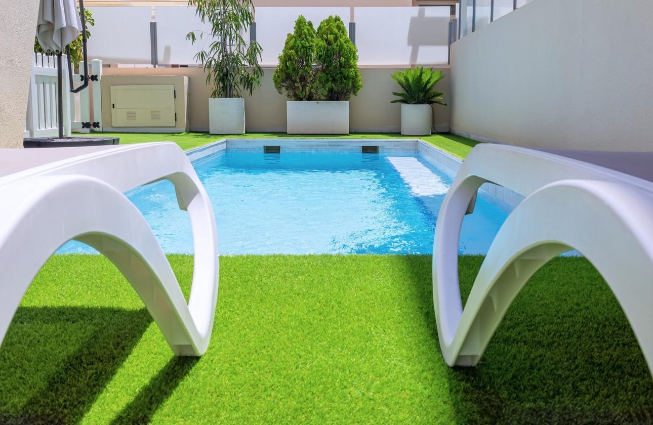 Resale - Villa - Pilar de la Horadada - Pueblo Latino