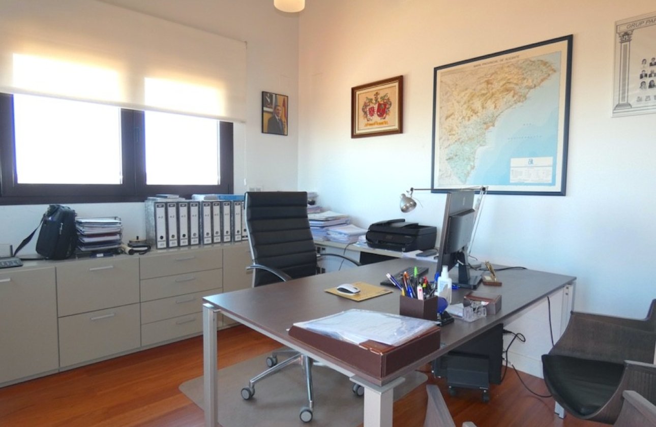 Resale - Villa - Algorfa