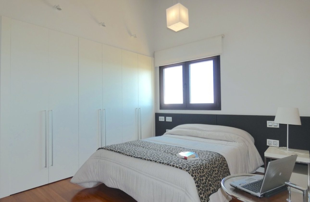 Resale - Villa - Algorfa