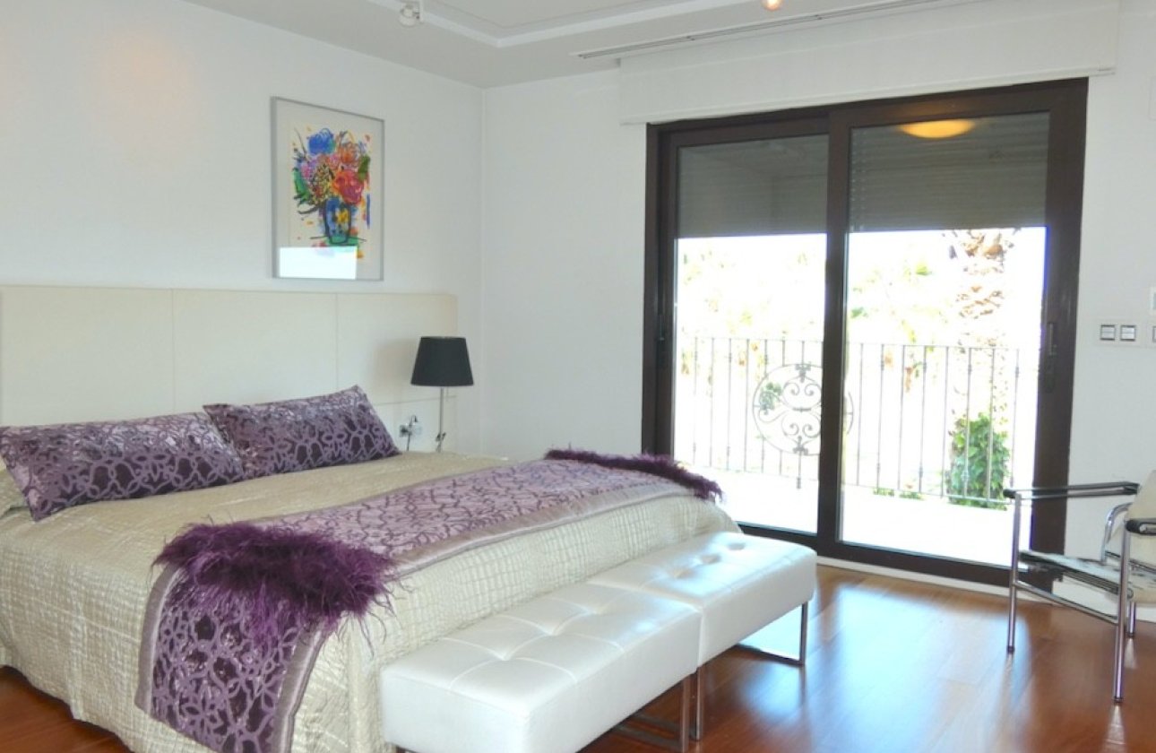 Resale - Villa - Algorfa
