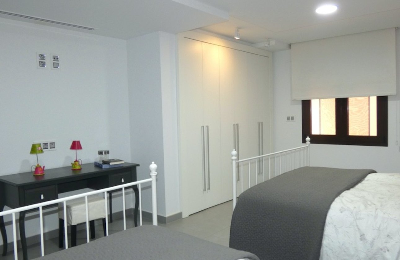 Resale - Villa - Algorfa