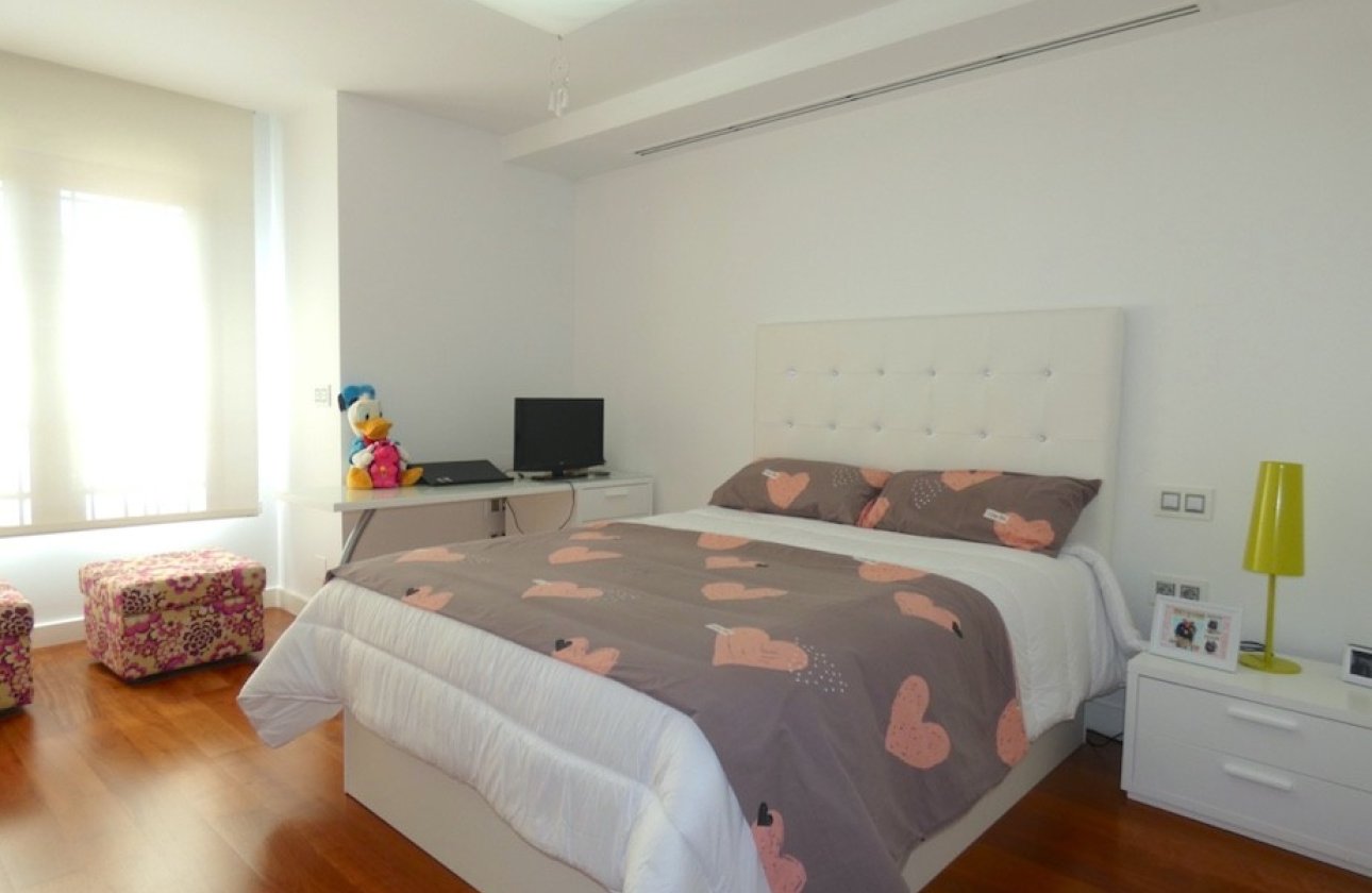 Resale - Villa - Algorfa