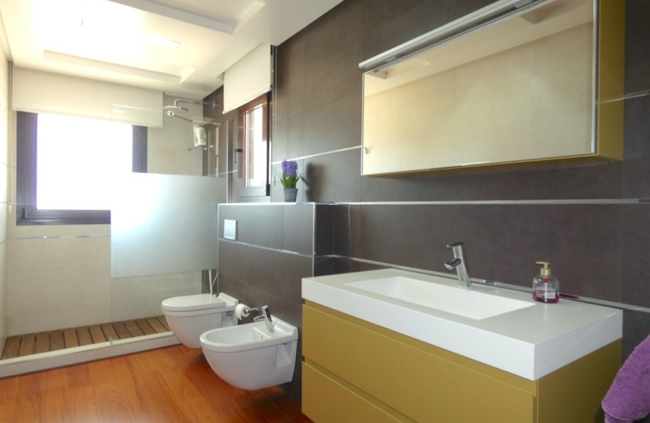 Resale - Villa - Algorfa