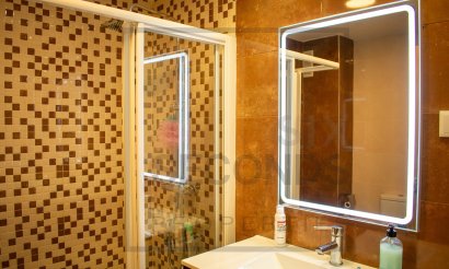 Resale - Apartment / flat - Torrevieja - Playa del Cura