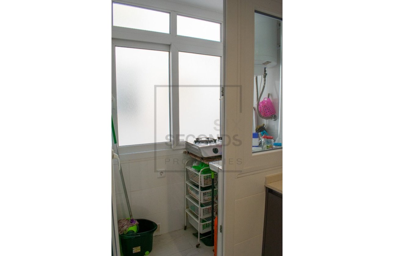 Resale - Apartment / flat - Torrevieja - Playa del Cura