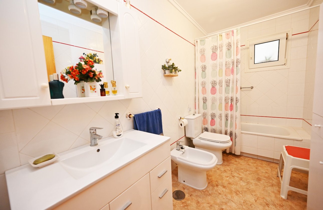 Resale - Apartment / flat - Torrevieja - La Mata