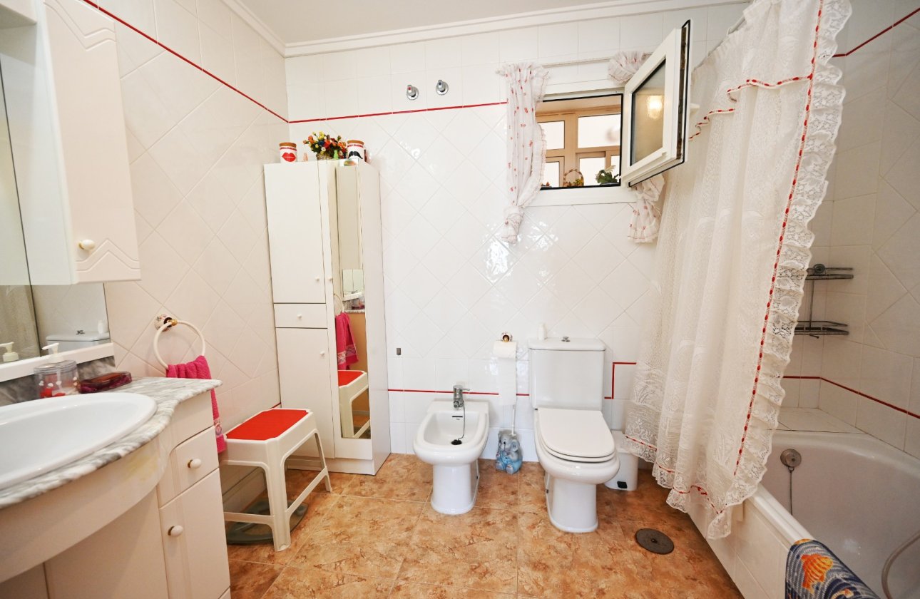 Resale - Apartment / flat - Torrevieja - La Mata