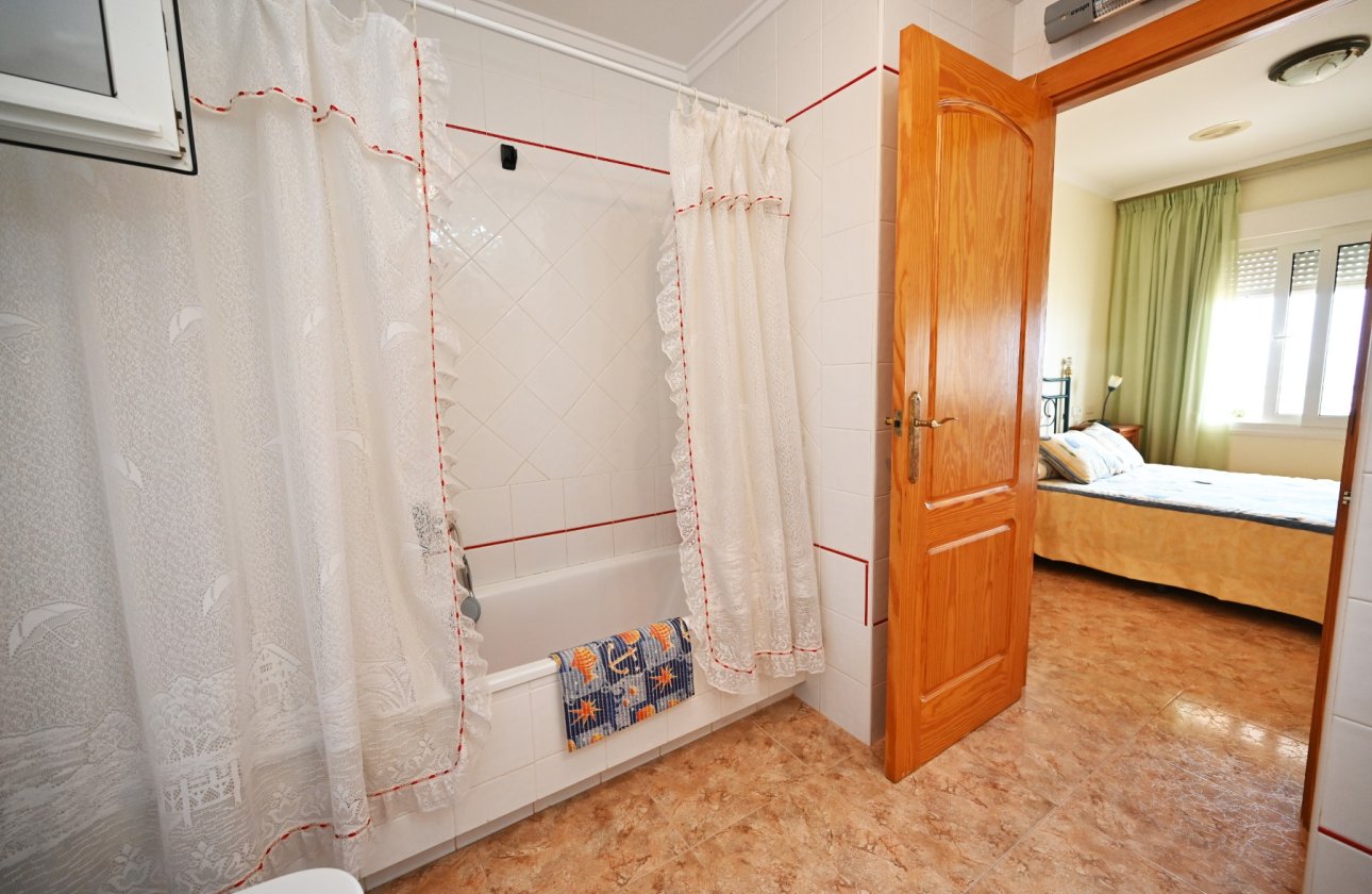 Resale - Apartment / flat - Torrevieja - La Mata