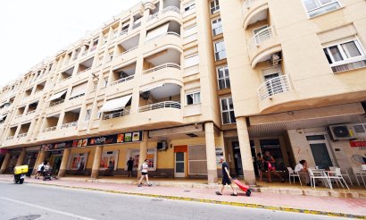 Resale - Apartment / flat - Torrevieja - La Mata