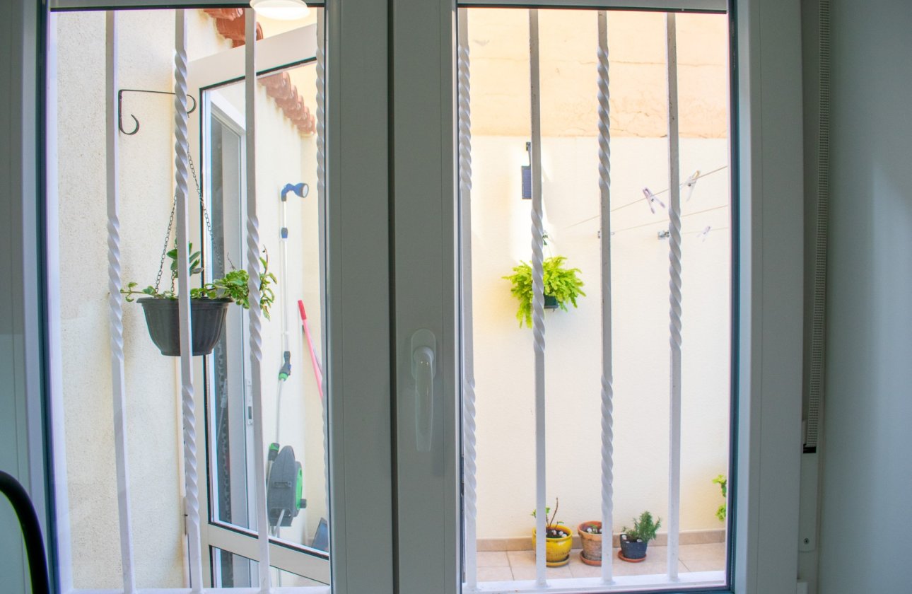 Resale - Villa - Guardamar del Segura - Urbanizaciones