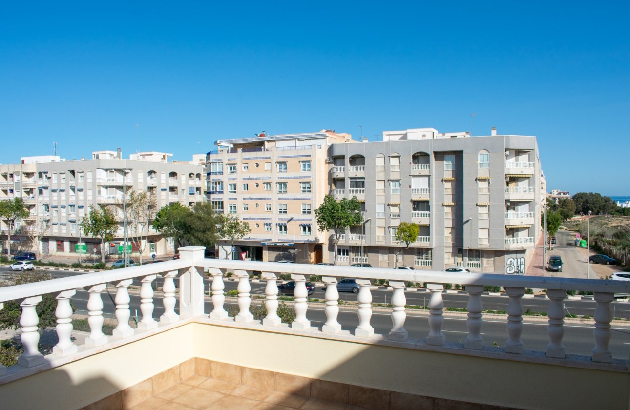 Resale - Villa - Guardamar del Segura - Urbanizaciones