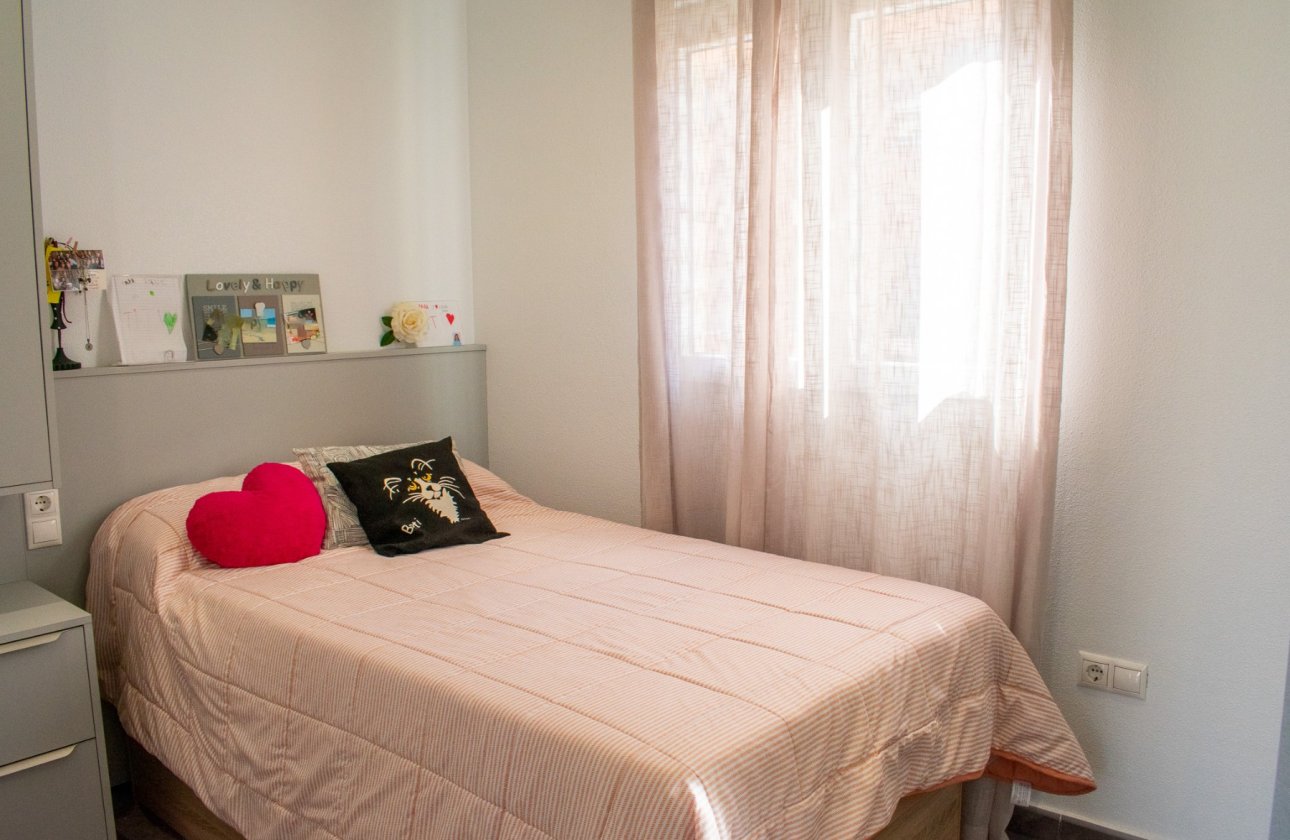 Resale - Villa - Guardamar del Segura - Urbanizaciones