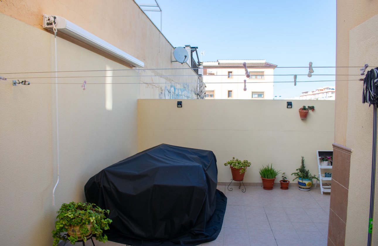 Resale - Villa - Guardamar del Segura - Urbanizaciones