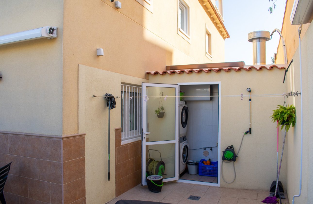 Resale - Villa - Guardamar del Segura - Urbanizaciones