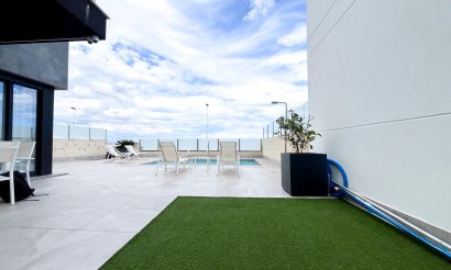 Resale - Villa / Semi detached - Torrevieja - Los Altos