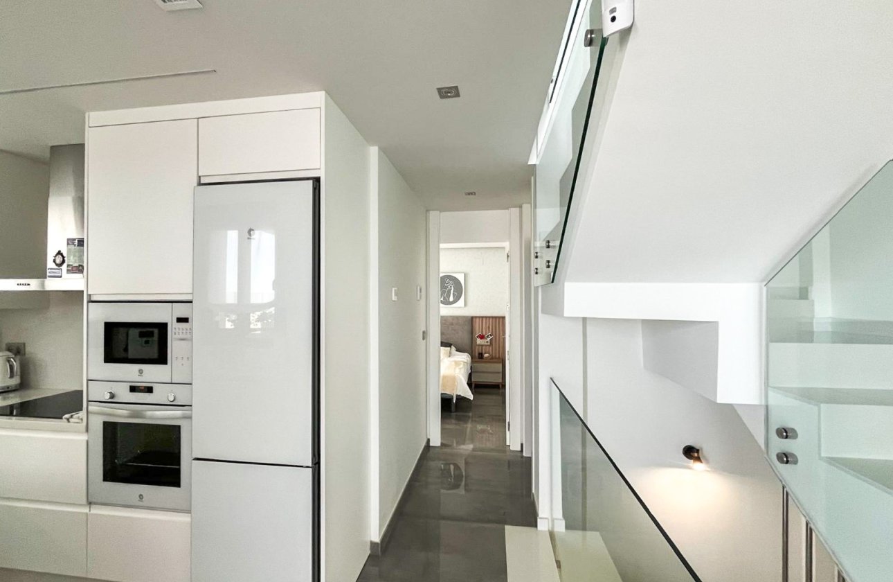 Resale - Villa / Semi detached - Torrevieja - Los Altos