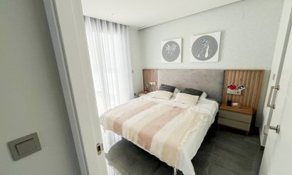 Resale - Villa / Semi detached - Torrevieja - Los Altos