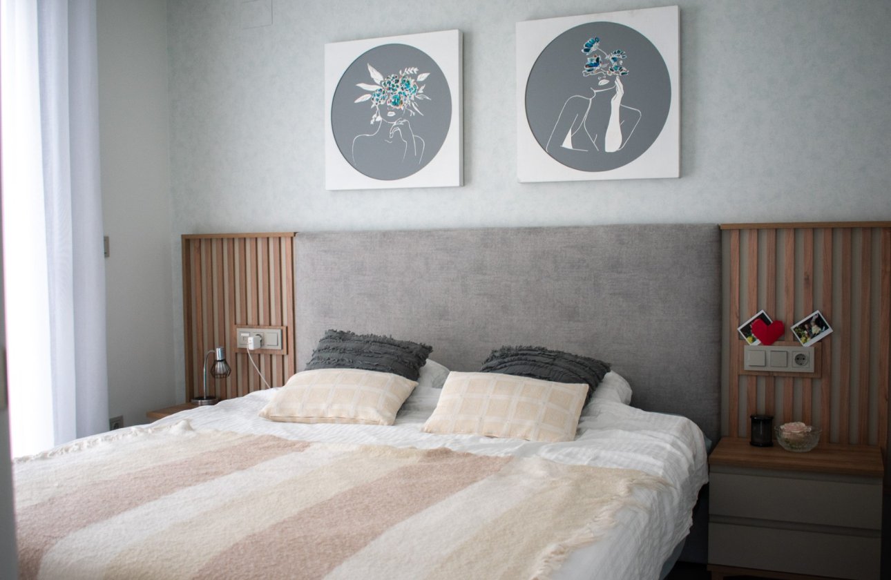 Resale - Villa / Semi detached - Torrevieja - Los Altos