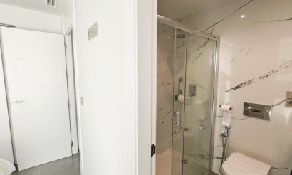 Resale - Villa / Semi detached - Torrevieja - Los Altos