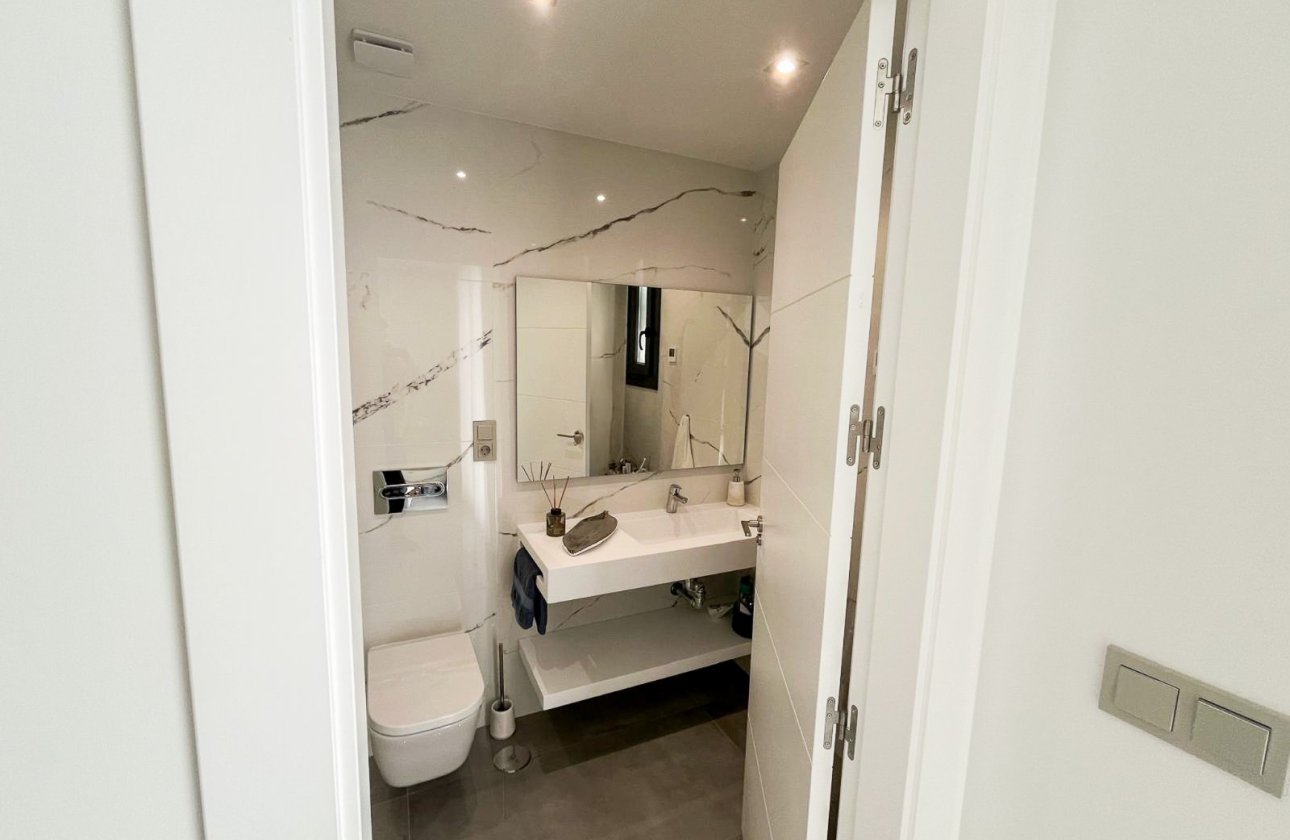 Resale - Villa / Semi detached - Torrevieja - Los Altos